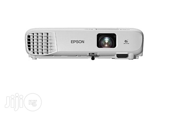 S05 Projector 3300 Lumens