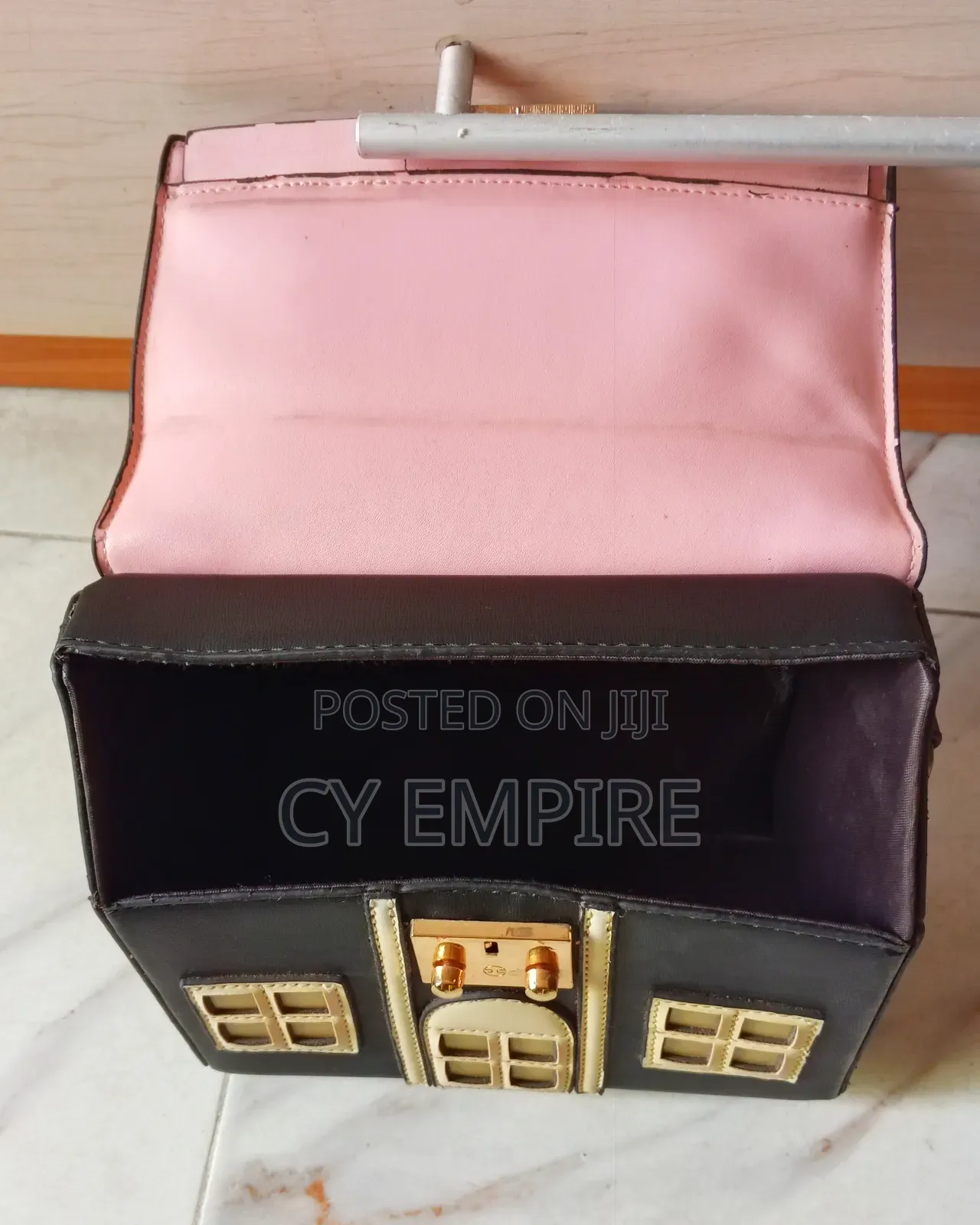 The Hearthstone Handbag