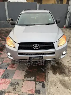 Toyota RAV4 2010 Silver