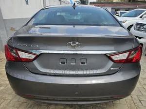 Hyundai Sonata Limited 2.0T Sedan (2.0L 4cyl 6A) 2013 Gray