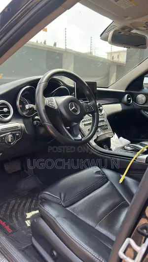 Mercedes-Benz C300 Luxury 4dr AWD 4Matic Sedan (2.0L 4cyl 7A) 2015