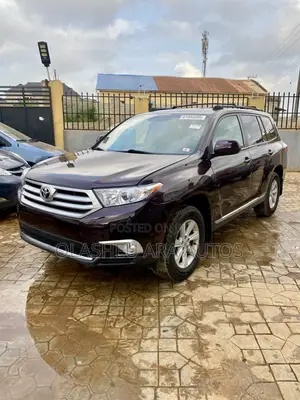 Toyota Highlander Limited 3.5L 2WD 2013 Brown