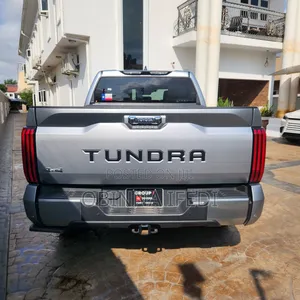 Toyota Tundra 2024 Silver
