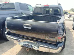 Toyota Tacoma 2013 Black