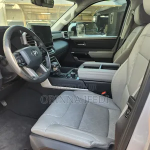 Toyota Tundra 2024 Silver