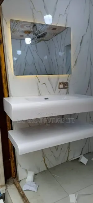 Cabinet With Wash Basin and Mirror