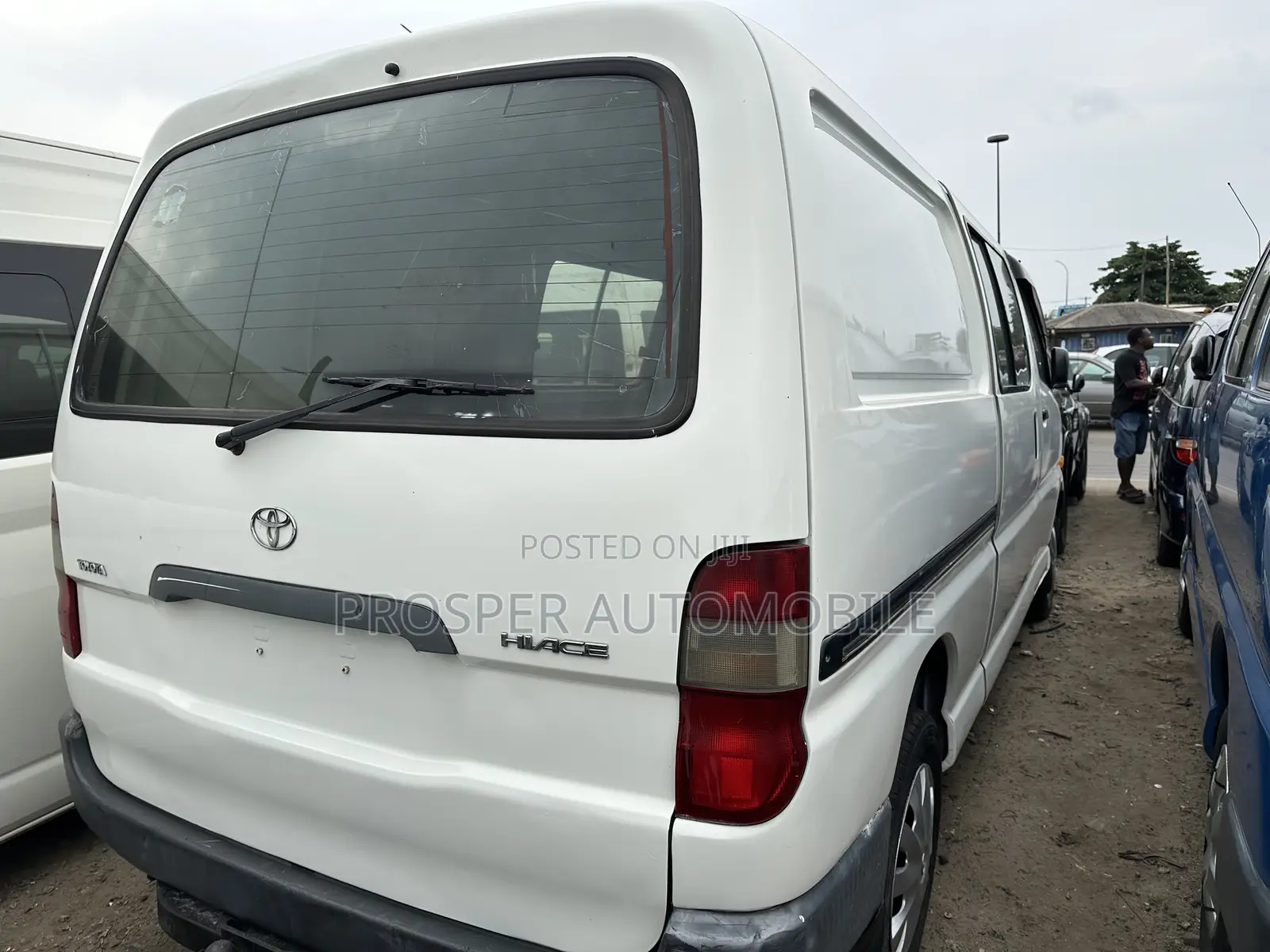 Toyota HiAce 2006 White