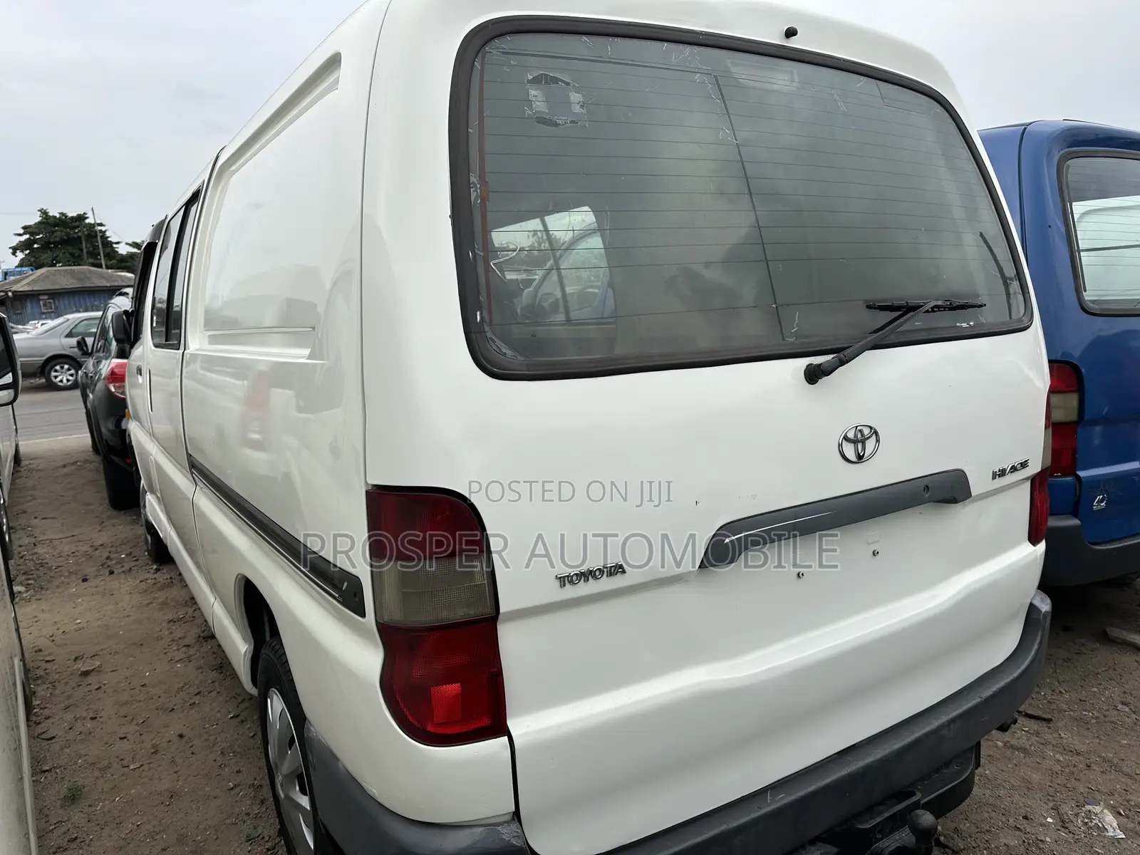 Toyota HiAce 2006 White