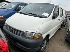 Toyota HiAce 2006 White