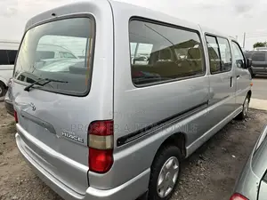 Toyota HiAce 2006 Grey