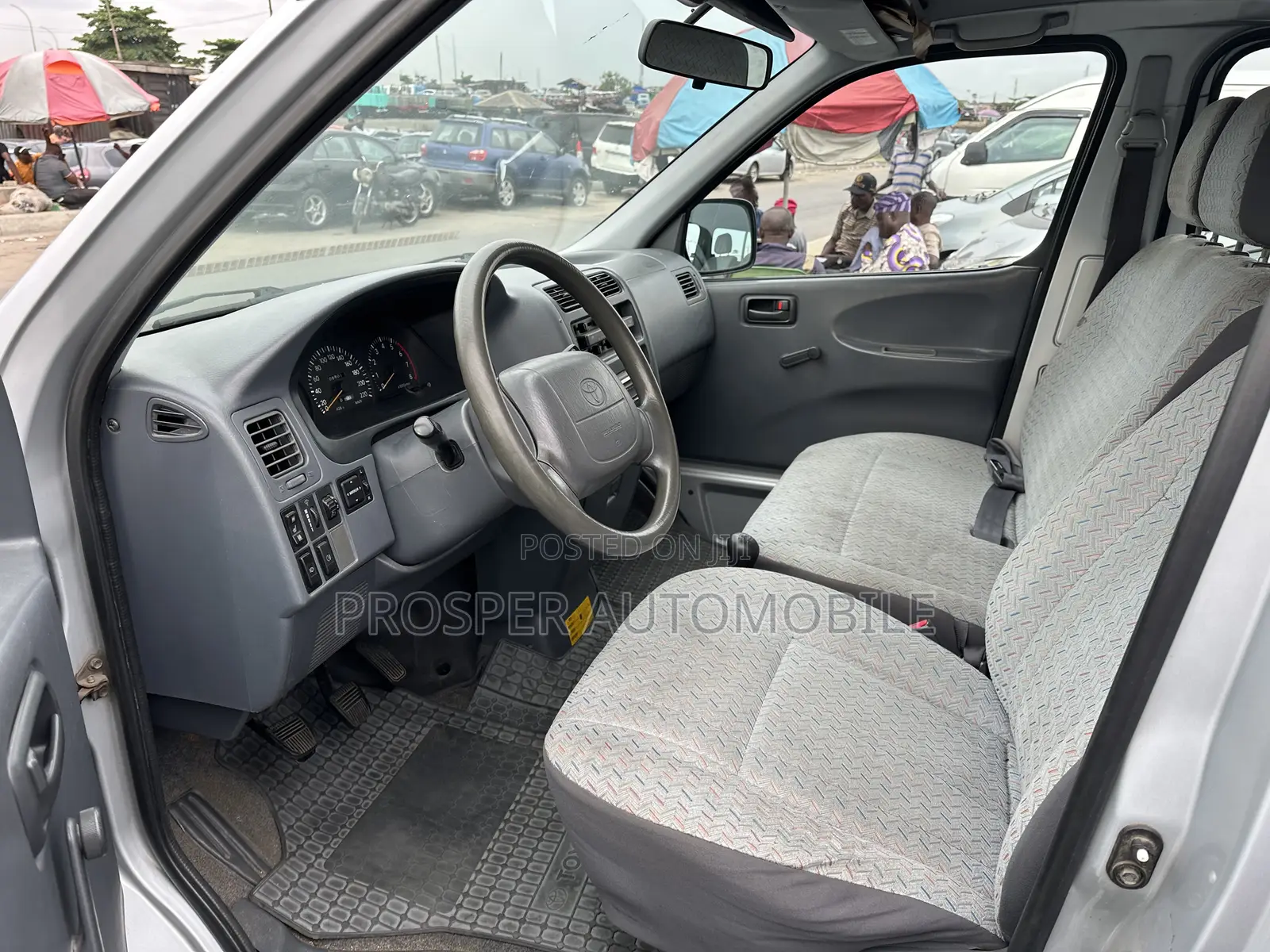 Toyota HiAce 2006 Grey