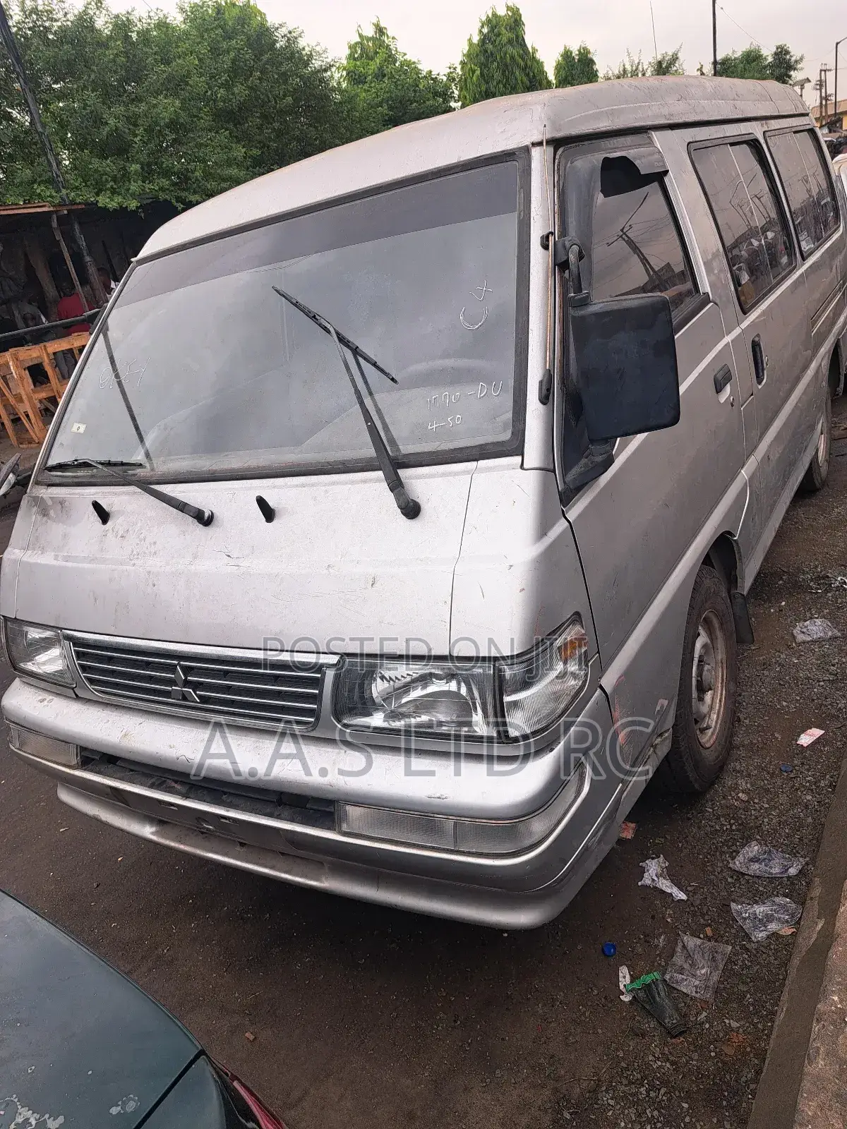 Mitsubishi Delica 2011 Silver