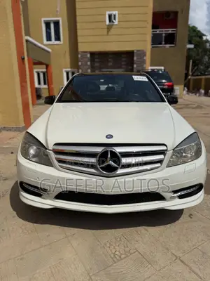 Mercedes-Benz C350 C350 BlueEFFICIENCY 4MATIC AWD 2009 White