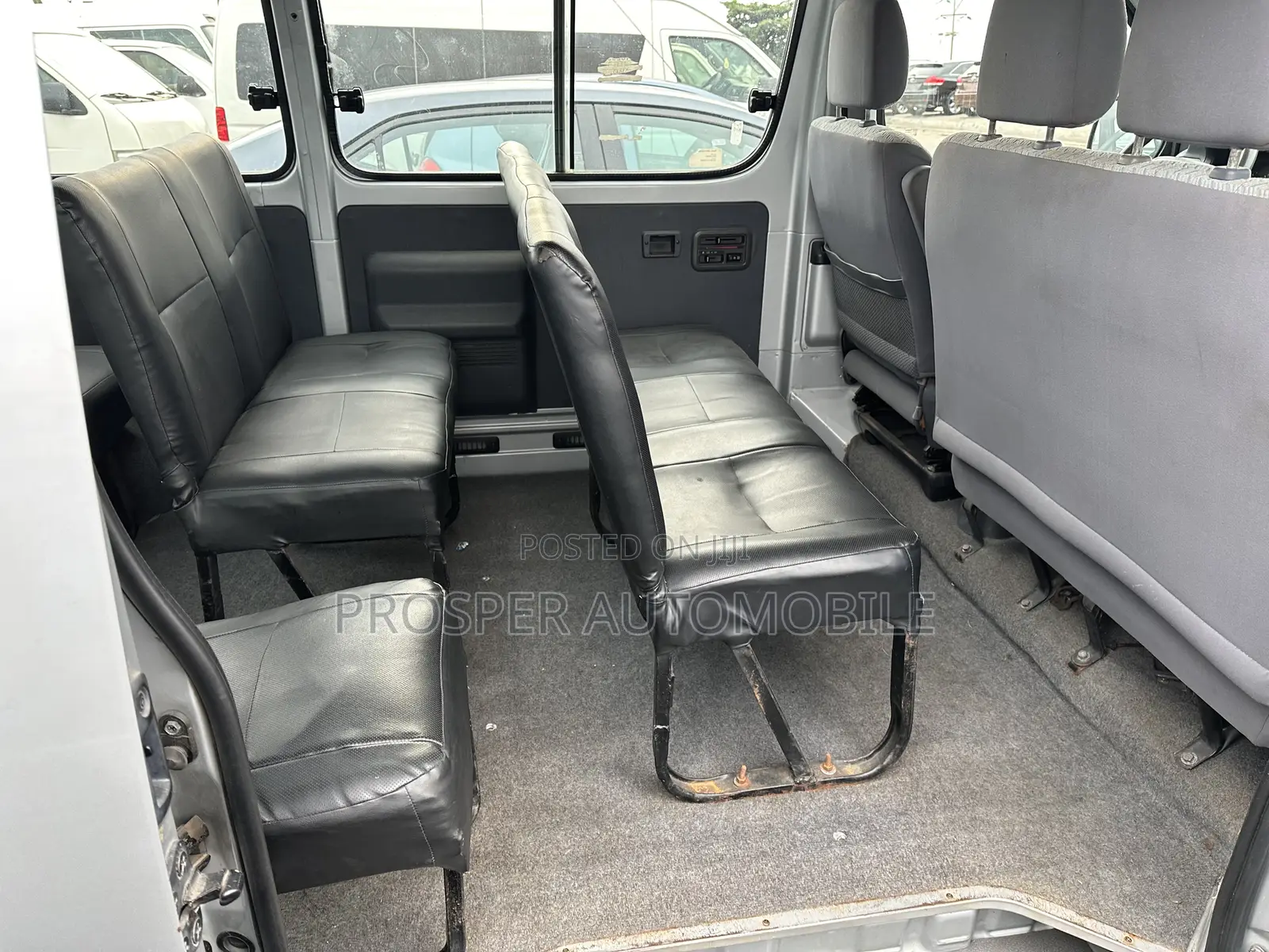 Toyota HiAce 2006 Grey