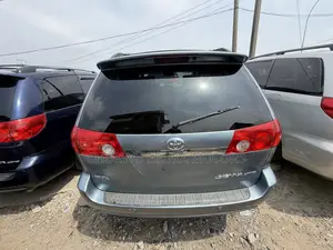 Toyota Sienna XLE Limited AWD 2009 Blue