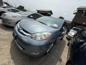 Toyota Sienna XLE Limited AWD 2009 Blue