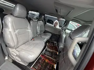 Toyota Sienna XLE 8 Passenger (3.5L 6cyl 6A) 2016 Red