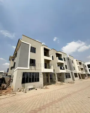 5bdrm Townhouse/Terrace in Kado for sale