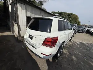 Mercedes-Benz GLK-Class Base GLK 350 4dr AWD 4MATIC (3.5L 6cyl 7A) 2015