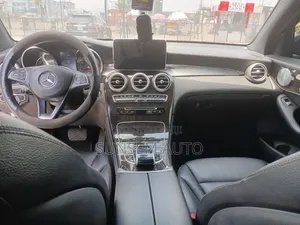 Mercedes-Benz GLC-Class 2017 Blue