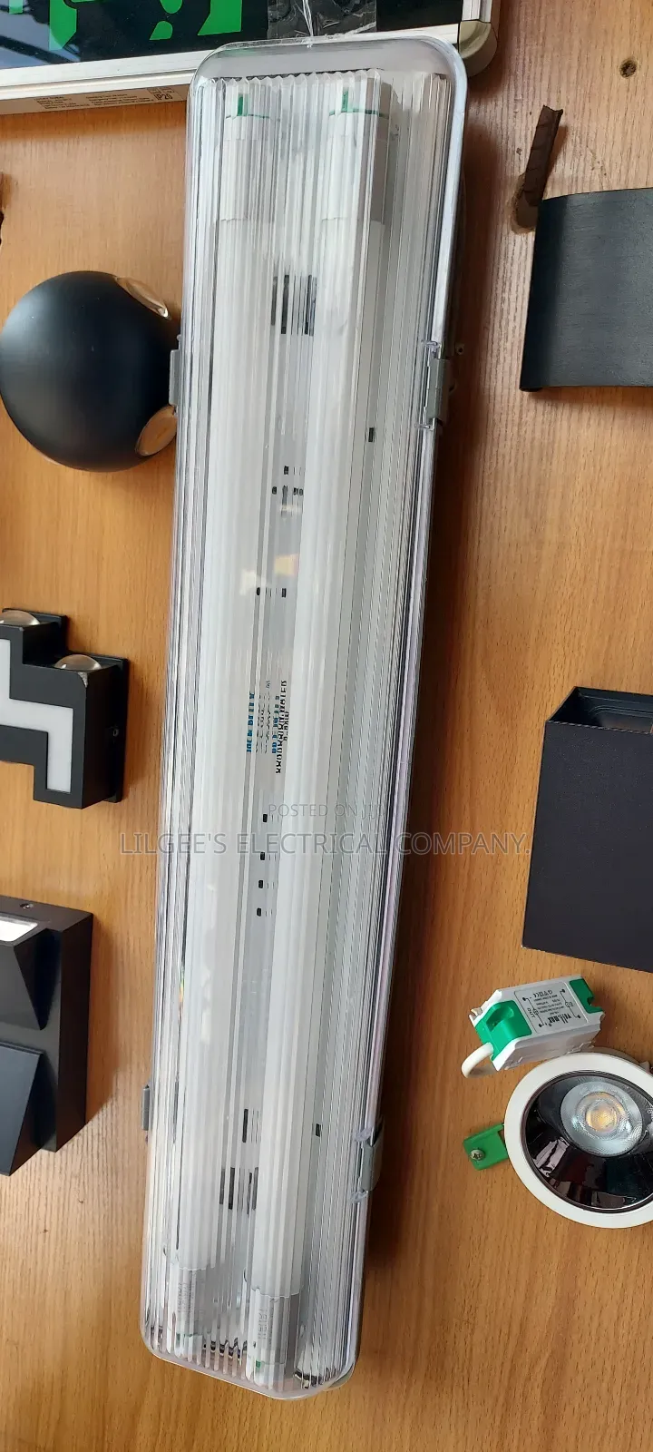 2ft Double Waterproof/Weatherproof Flourescent Light