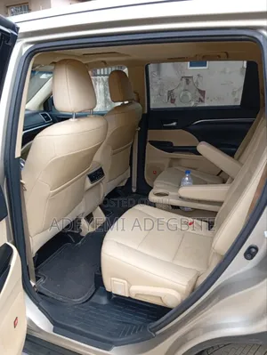Toyota Highlander 2015 Gold