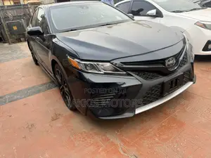 Toyota Camry 2018 Green