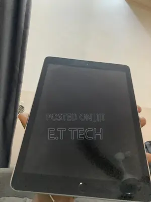 Apple iPad 9.7 32 GB Silver