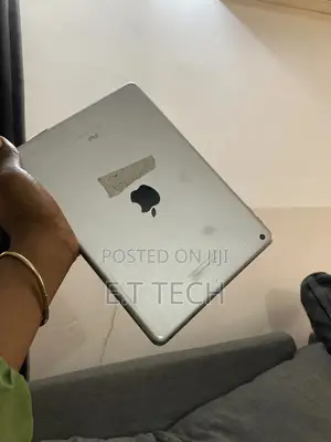 Apple iPad 9.7 32 GB Silver
