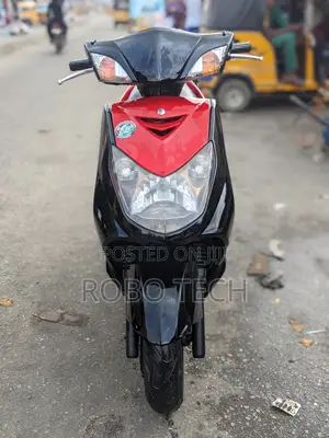 Yamaha 2015 Red