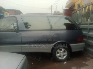 Toyota Previa 1999 Grey