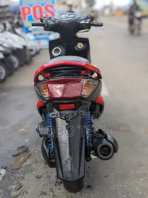 Yamaha 2015 Red