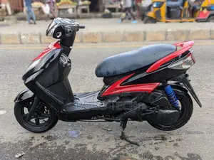 Yamaha 2015 Red