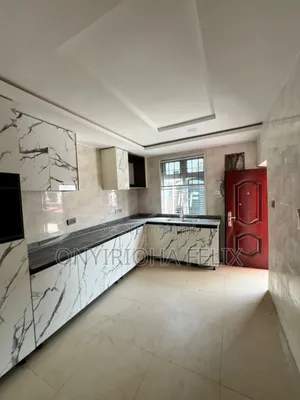 3bdrm Townhouse / Terrace in Off 3Rd Avenue for rent