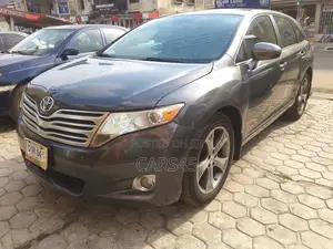 Toyota Venza V6 AWD 2012 Gray