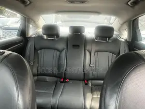 Hyundai Genesis 3.8 4dr Sedan (3.8L 6cyl 8A) 2015 Silver