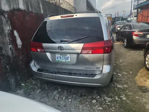 Toyota Sienna XLE 2005 Silver