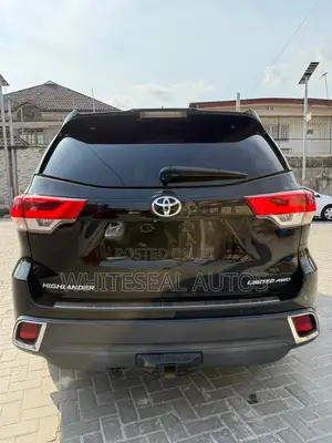 Toyota Highlander Limited Platinum 4x4 V6 (3.5L 6cyl 8A) 2018 Black