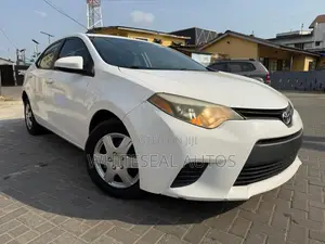 Toyota Corolla LE 4dr Sedan (1.8L 4cyl CVT) 2014 Off white