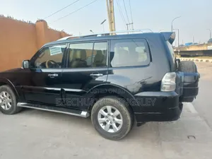 Mitsubishi Pajero 3.0 2011 Black