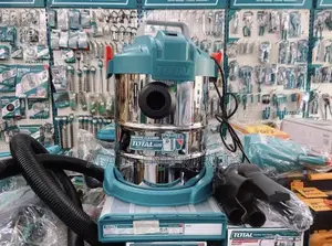 Total 800w Vacuum Cleaner & Blower