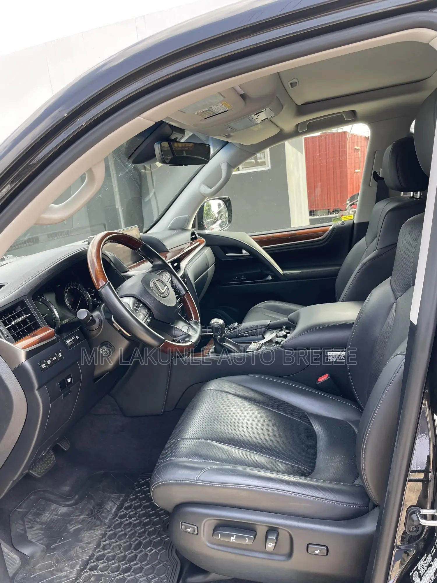 Lexus LX 2017 Black