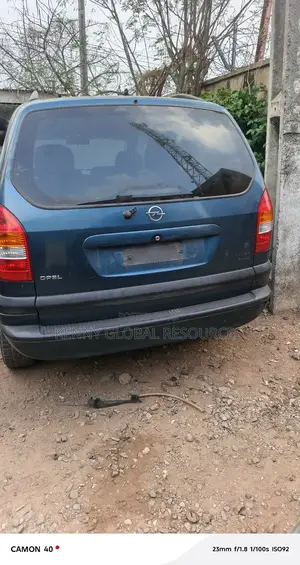 Opel Zafira 2002 Blue