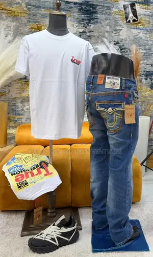 *Original True Religion Top Available in Store  M —— XXL