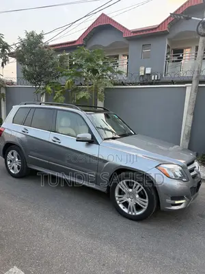 Mercedes-Benz GLK-Class Base GLK 350 4dr AWD 4MATIC (3.5L 6cyl 7A) 2015