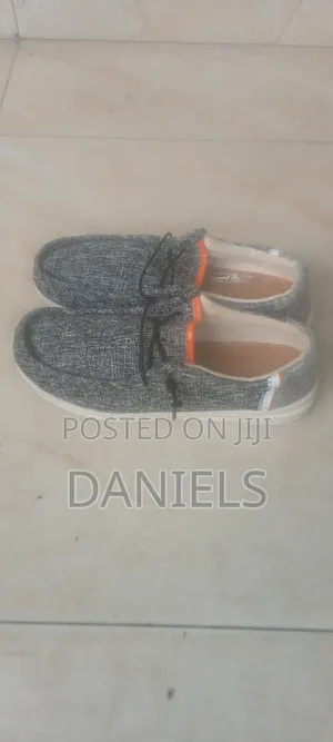 Men And Women's Shoe