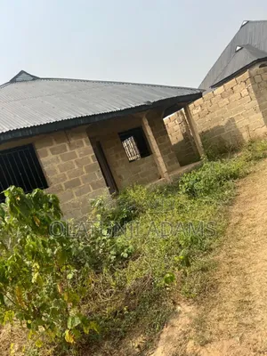 2bdrm Bungalow in Ikirun, Osogbo for sale