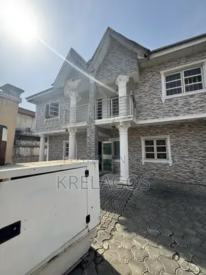 18bdrm Block of Flats in Ado / Ajah for sale