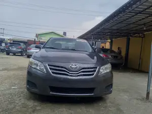 Toyota Camry LE 4dr Sedan (2.5L 4cyl 6AM) 2010 Gray