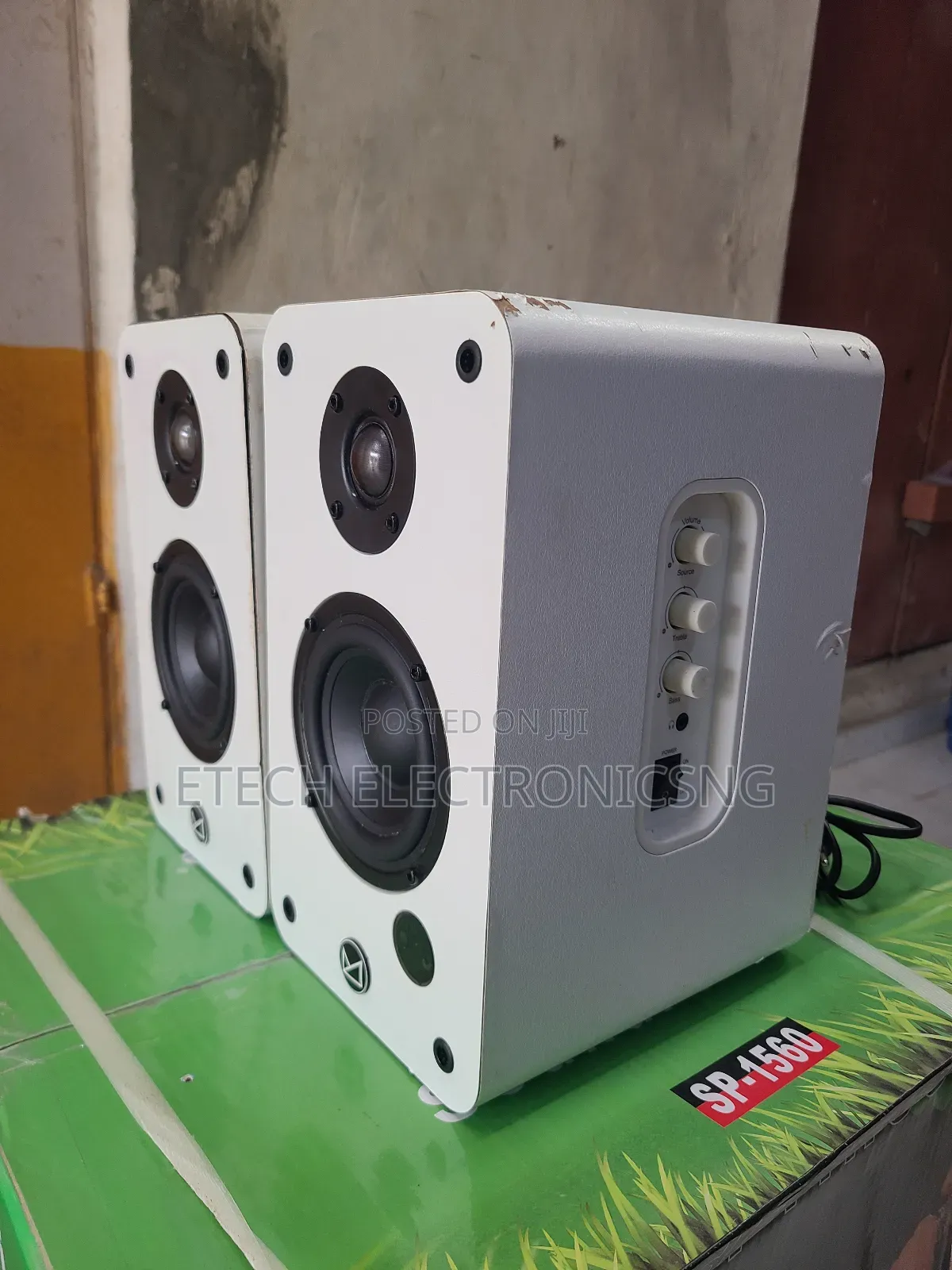 F D R30bt Powered Studio Monitor Speaker With Bluetooth